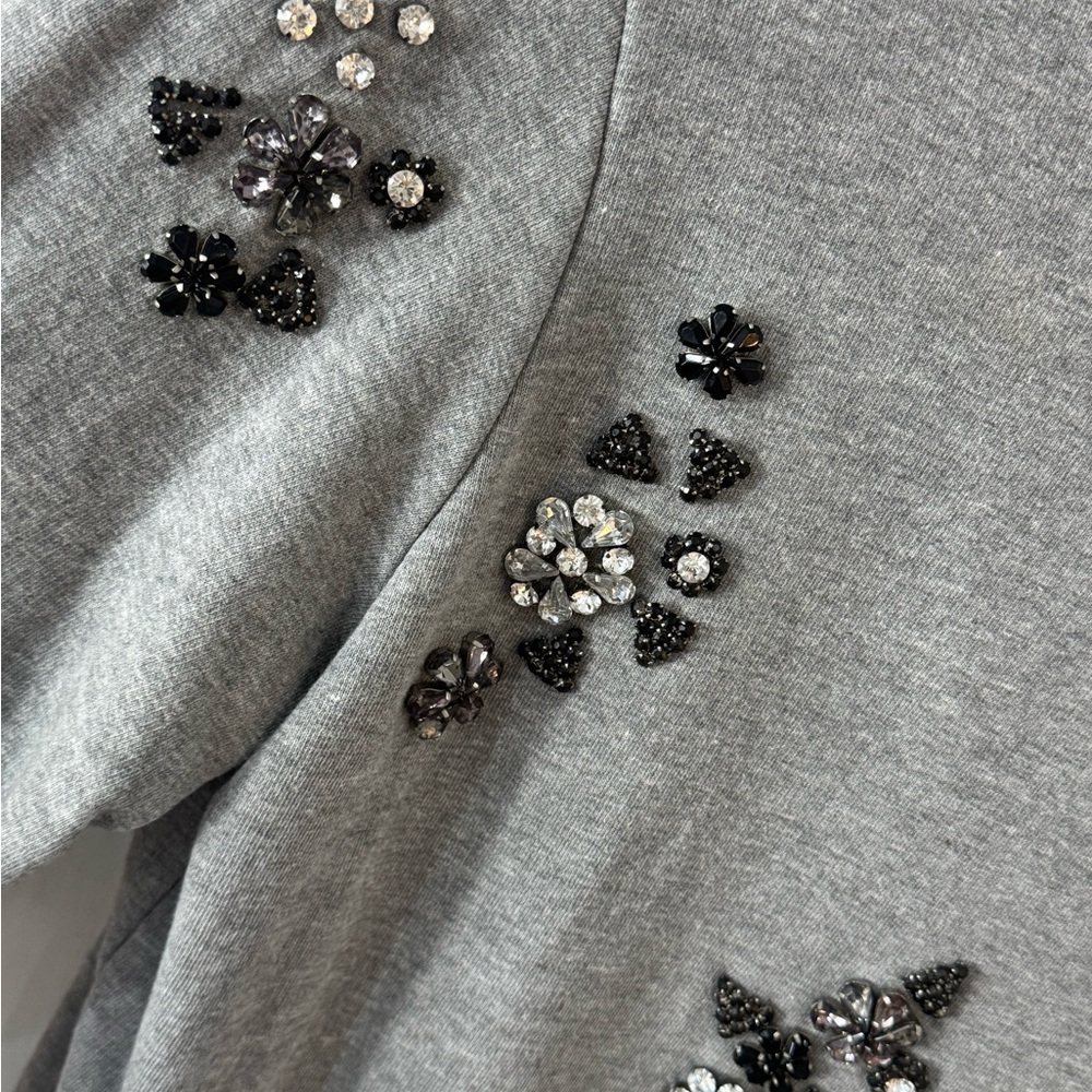 Hemant and Nandita Gray Embellished Crewneck Sweatshirt set - Picture 4 of 7